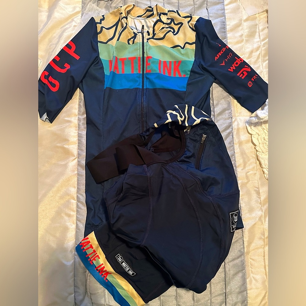 Cycling kit: top, bibs and vest used once!!!!